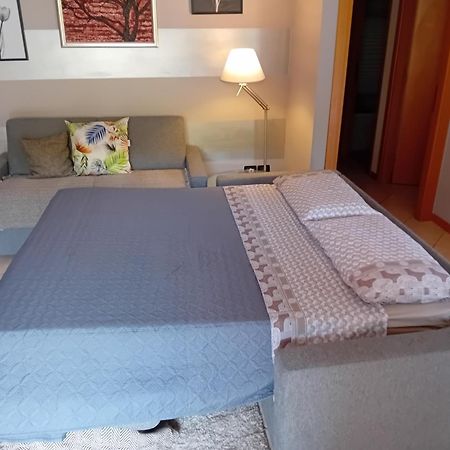 Appartamento Casa Adela Desenzano del Garda Esterno foto