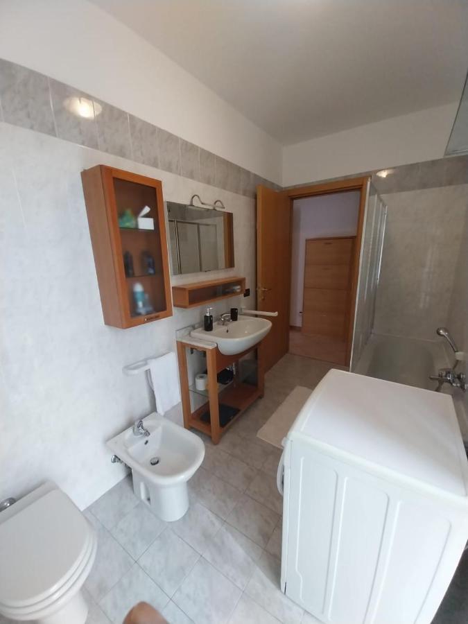 Appartamento Casa Adela Desenzano del Garda Esterno foto