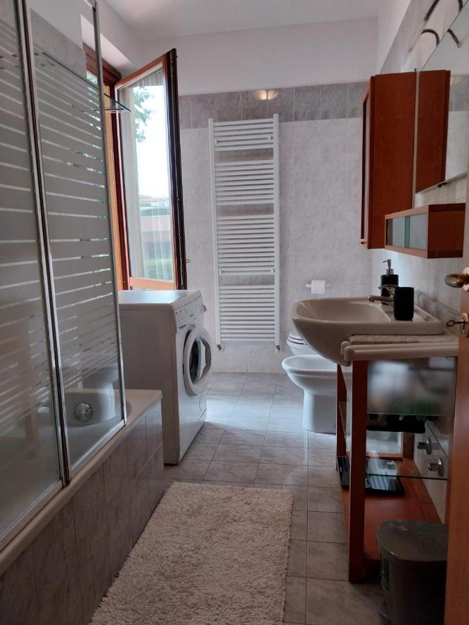 Appartamento Casa Adela Desenzano del Garda Esterno foto