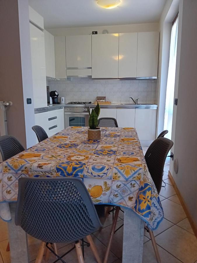 Appartamento Casa Adela Desenzano del Garda Esterno foto
