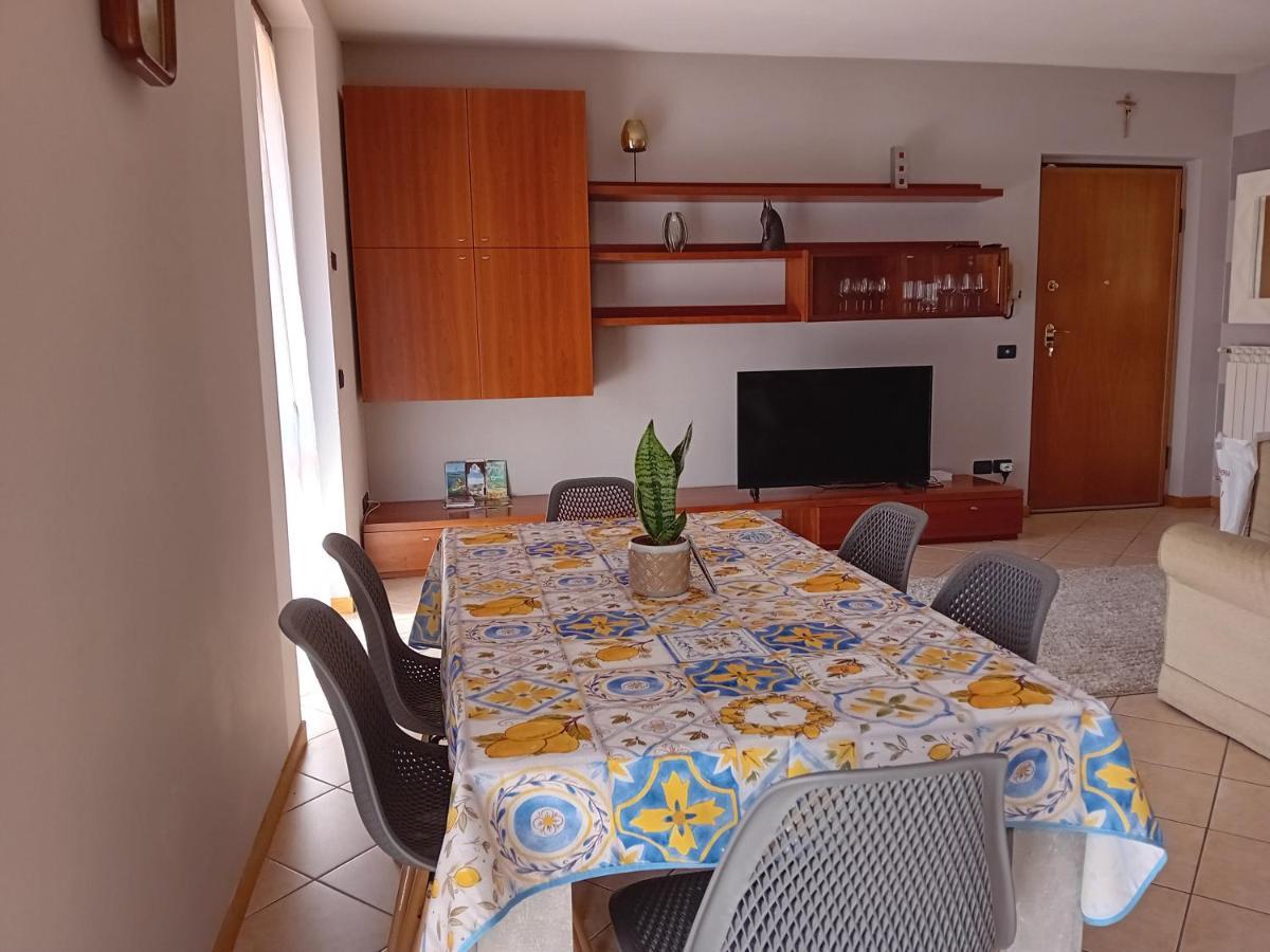 Appartamento Casa Adela Desenzano del Garda Esterno foto
