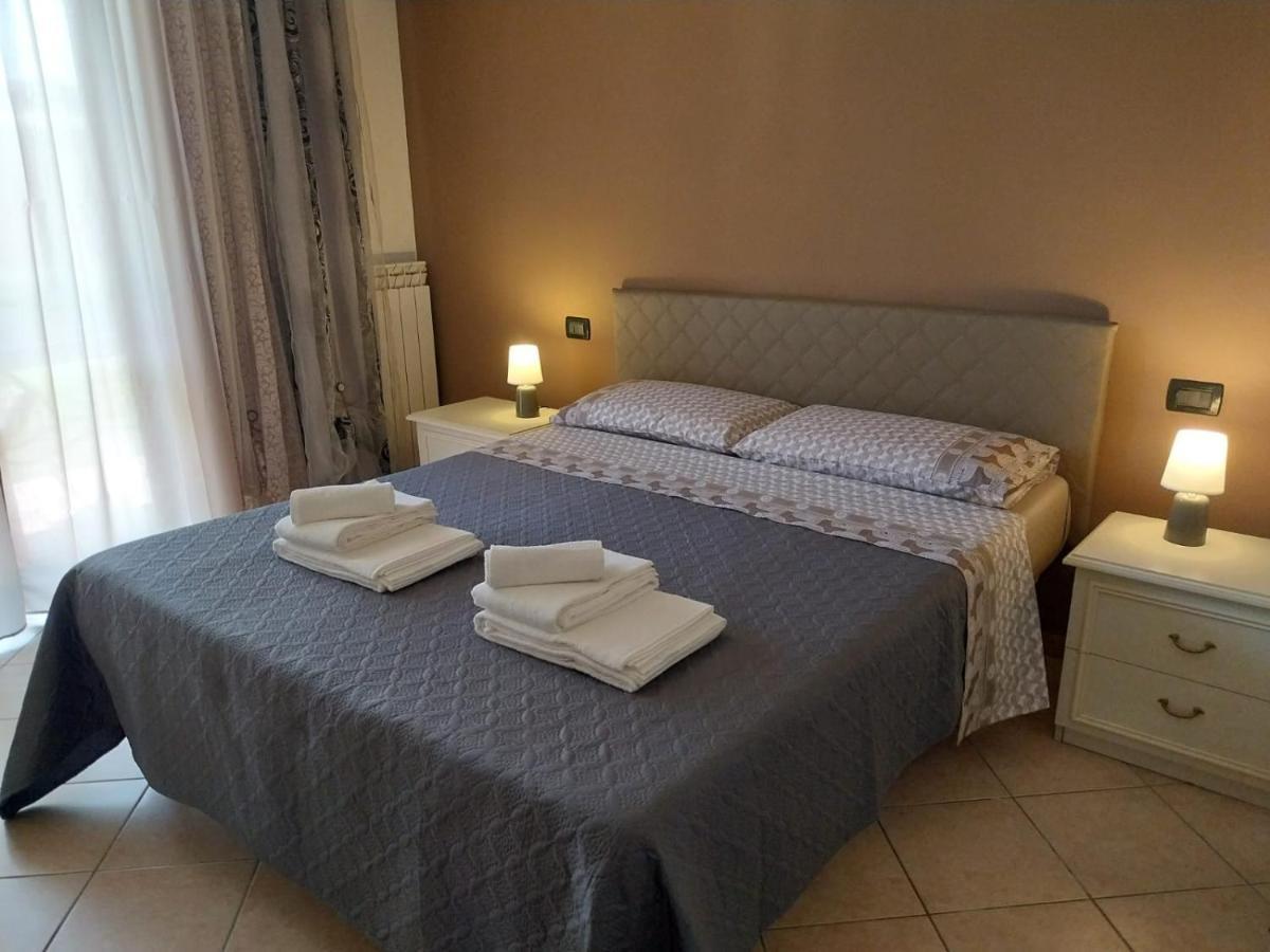 Appartamento Casa Adela Desenzano del Garda Esterno foto
