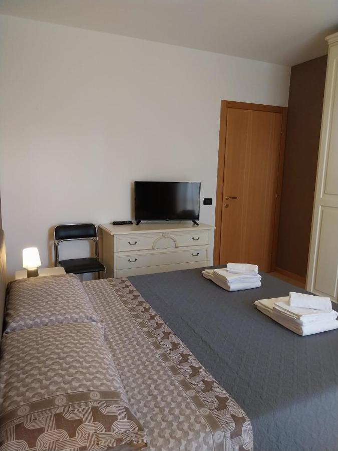 Appartamento Casa Adela Desenzano del Garda Esterno foto