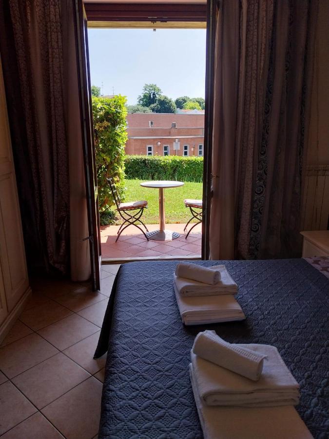 Appartamento Casa Adela Desenzano del Garda Esterno foto