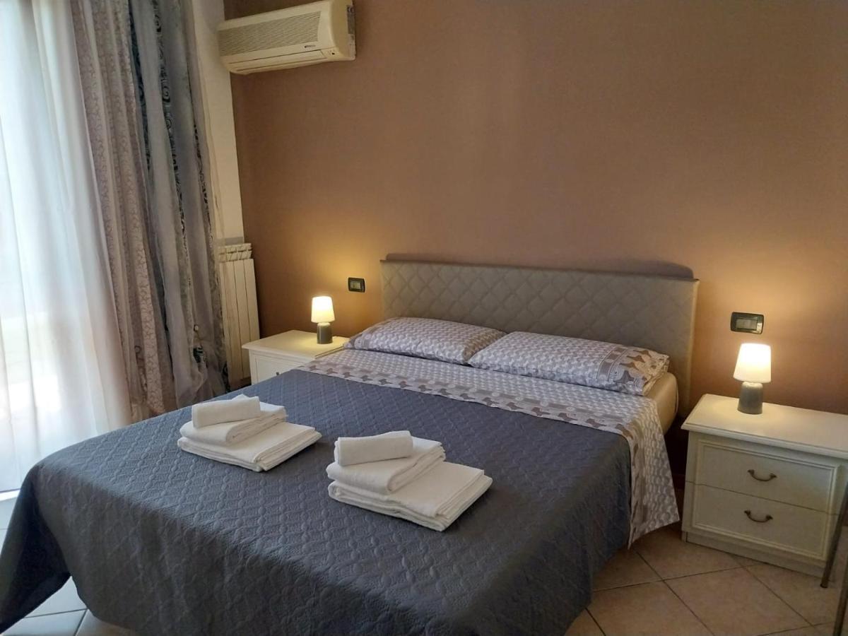 Appartamento Casa Adela Desenzano del Garda Esterno foto