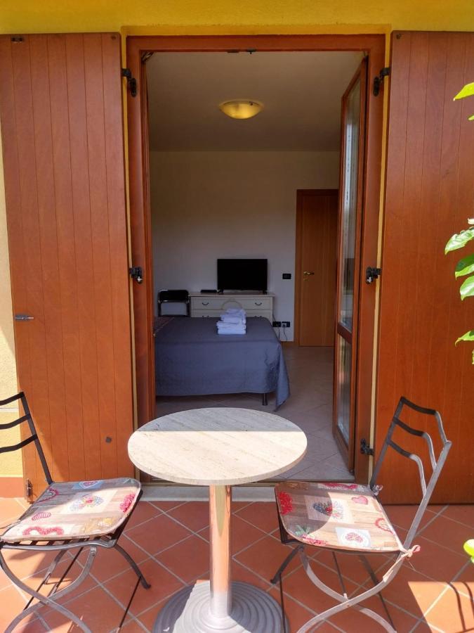 Appartamento Casa Adela Desenzano del Garda Esterno foto
